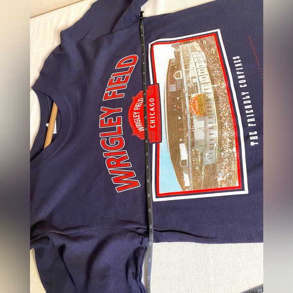 Wrigley Field stadium Chicago tee shirt - Picture 4 of 9